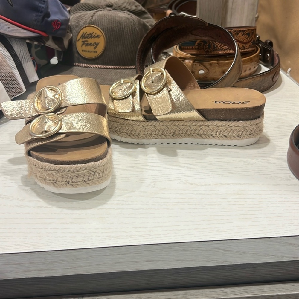 Soda gold sandals
